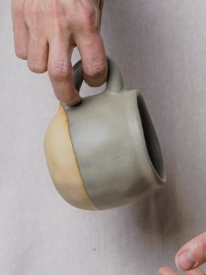 Caneca Outono – cinza