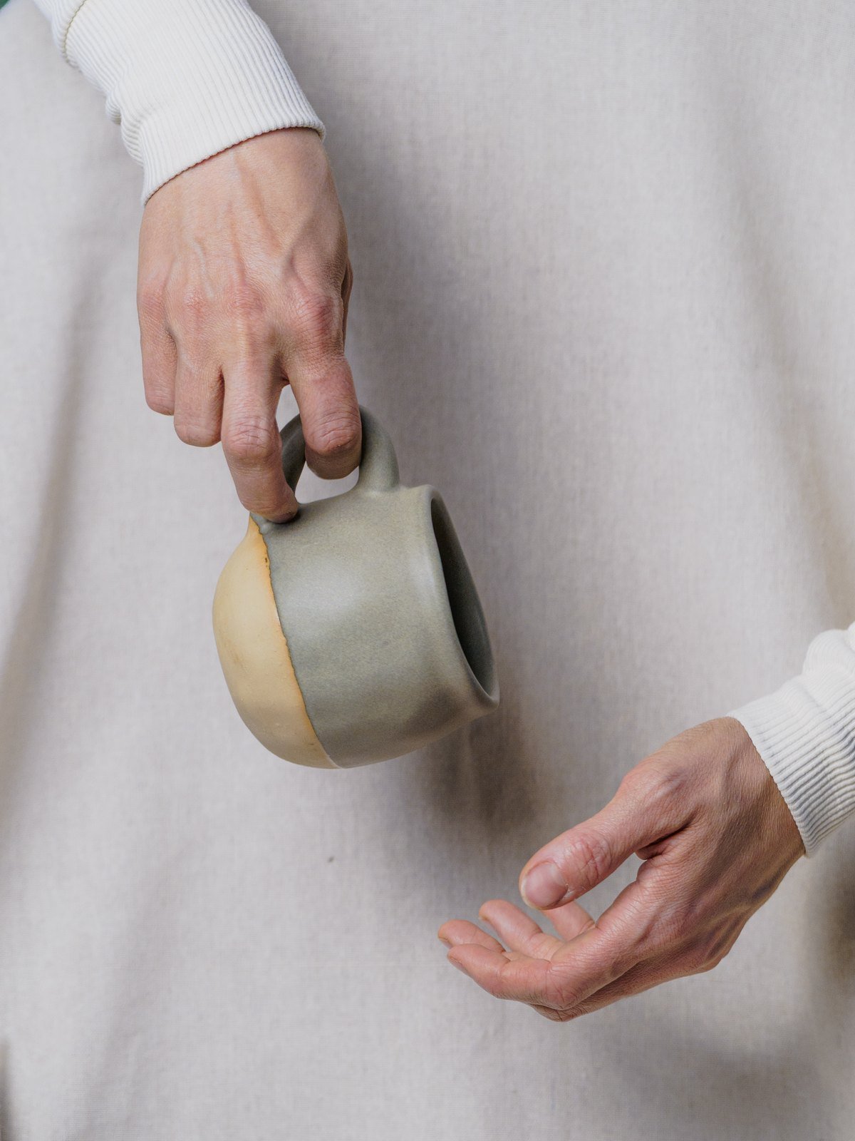 Caneca Outono – cinza