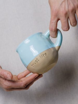 Caneca Outono “trust life” – azul céu