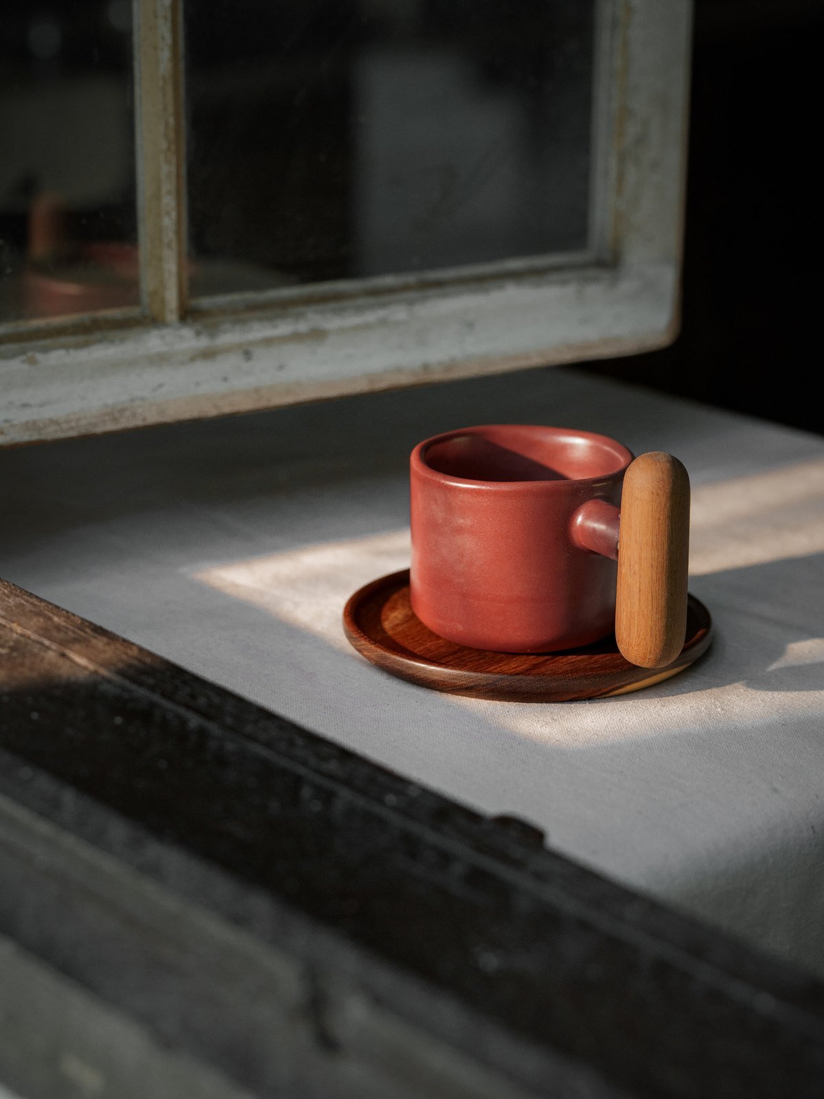 Caneca Raízes com pires – vermelha
