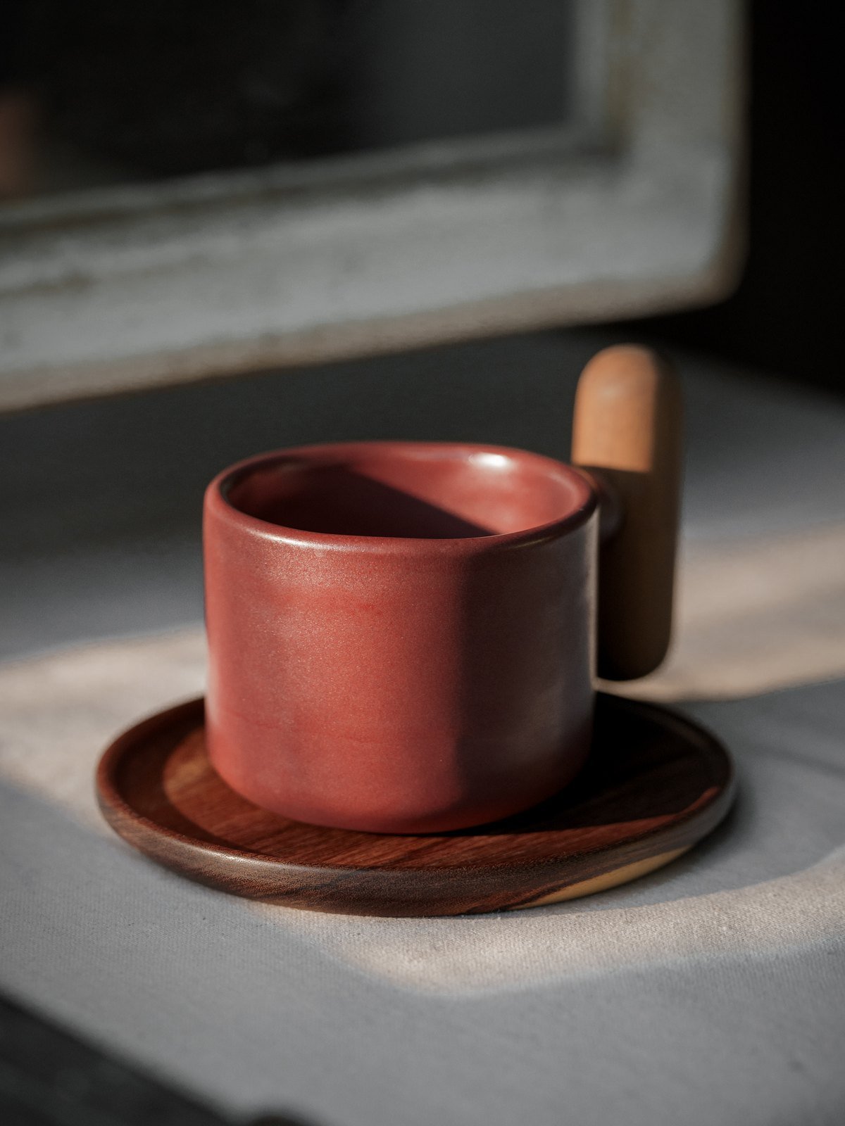 Caneca Raízes com pires – vermelha